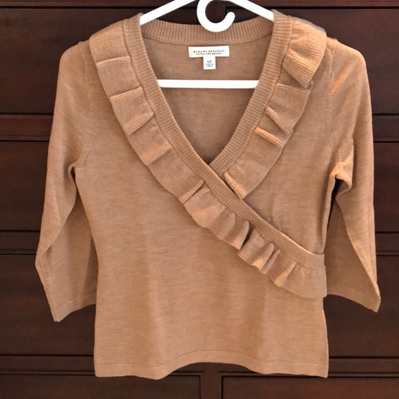 Banana Republic Extra Fine Merino Wool Ruffle 3/4 Sleeve V Neck Sweater Size S - Picture 7 of 11